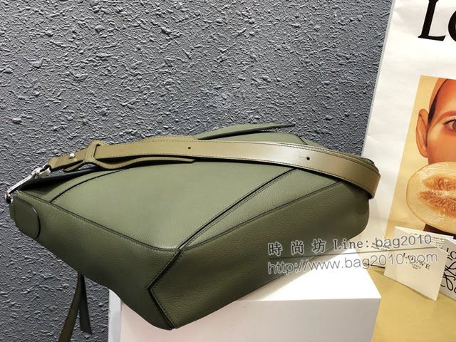 LOEWE新款包包 羅意威男士單肩斜挎郵差包 11359  tcl1376